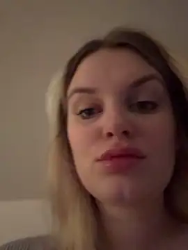 Snapshot of shiny_bunnyyy chatting on 01.18.25 shiny bunnyyy online show from 01.18.25