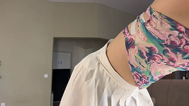 Snapshot of Shyrubate chatting on 03.07.25 Shyrubate online show from 03.07.25