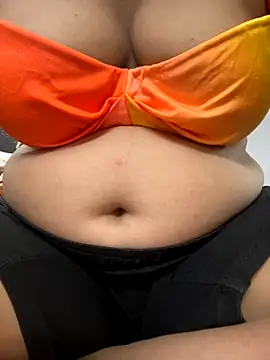 Snapshot of Red-Magic-25 chatting on 09.10.25 Red-Magic-25 online show from 09.10.25