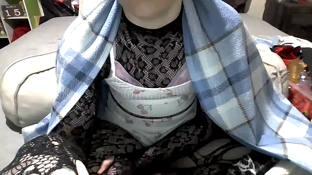 AverageRose online show from 03.16.25