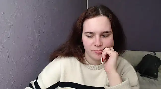Snapshot of mini_girly chatting on 02.25.25 mini girly online show from 02.25.25