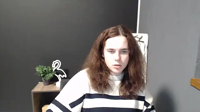 Snapshot of mini_girly chatting on 02.25.25 mini girly online show from 02.25.25