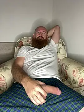 Snapshot of 32XRedBeard chatting on 01.07.25 32XRedBeard online show from 01.07.25