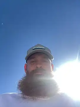 Snapshot of 32XRedBeard chatting on 01.31.25 32XRedBeard online show from 01.31.25