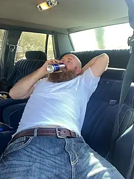 Snapshot of 32XRedBeard chatting on 03.02.25 32XRedBeard online show from 03.02.25