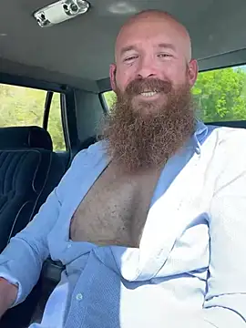 Snapshot of 32XRedBeard chatting on 03.08.25 32XRedBeard online show from 03.08.25