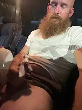 Snapshot of 32XRedBeard chatting on 03.13.25 32XRedBeard online show from 03.13.25