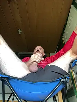 Snapshot of 32XRedBeard chatting on 10.25.25 32XRedBeard online show from 10.25.25
