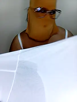 Snapshot of Samara-Bella chatting on 02.14.25 Samara-Bella online show from 02.14.25