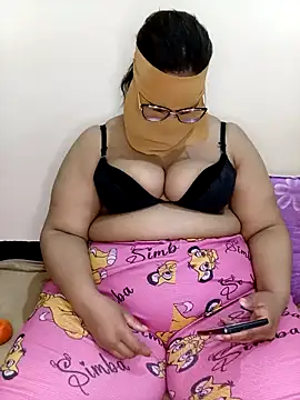Snapshot of Samara-Bella chatting on 02.16.25 Samara-Bella online show from 02.16.25