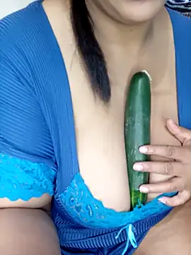 Snapshot of Samara-Bella chatting on 09.14.25 Samara-Bella online show from 09.14.25