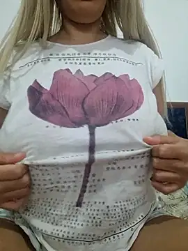 Snapshot of nonalona199999 chatting on 11.10.25 nonalona199999 online show from 11.10.25