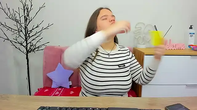 AdeleCruz online show from 02.11.25