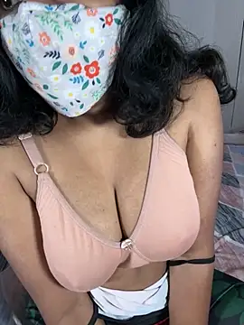 Snapshot of ArathyNambyarMallu chatting on 10.22.25 ArathyNambyarMallu online show from 10.22.25