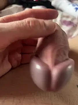 Snapshot of willy75 chatting on 02.07.25 willy75 online show from 02.07.25