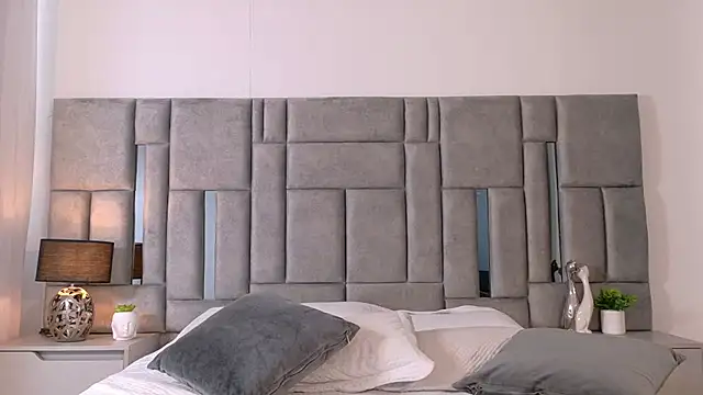 Karla Hudsson online show from 11.11.25