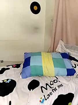 Snapshot of Chanell_19_ok chatting on 10.10.25 Chanell 19 ok online show from 10.10.25