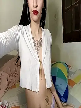 Snapshot of Chanell_19_ok chatting on 10.13.25 Chanell 19 ok online show from 10.13.25