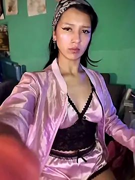 Snapshot of Cleo_Hott chatting on 11.05.25 Cleo Hott online show from 11.05.25