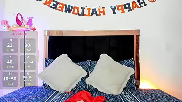 Snapshot of Carorosse chatting on 10.12.25 Carorosse online show from 10.12.25