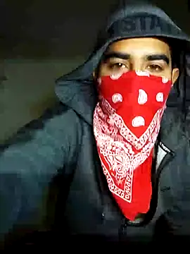 Snapshot of 13lusty chatting on 01.21.25 13lusty online show from 01.21.25