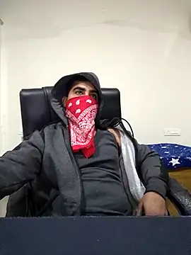 Snapshot of 13lusty chatting on 02.25.25 13lusty online show from 02.25.25