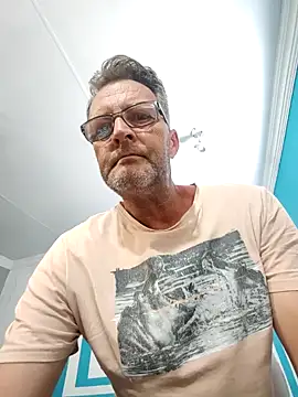 Snapshot of itsmeyes69 chatting on 01.28.25 itsmeyes69 online show from 01.28.25