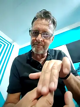 Snapshot of itsmeyes69 chatting on 01.29.25 itsmeyes69 online show from 01.29.25