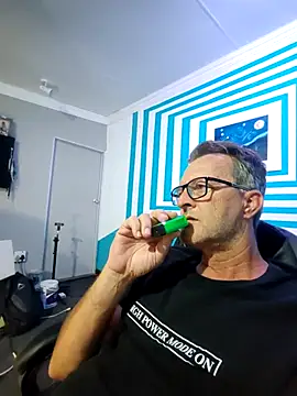 Snapshot of itsmeyes69 chatting on 03.21.25 itsmeyes69 online show from 03.21.25