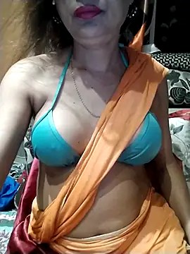 Snapshot of SANA-LEONI chatting on 02.27.25 SANA-LEONI online show from 02.27.25