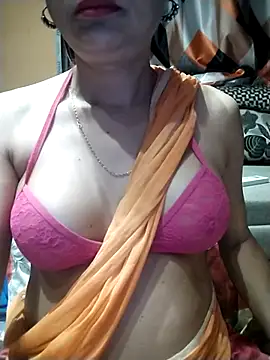 Snapshot of SANA-LEONI chatting on 03.19.25 SANA-LEONI online show from 03.19.25