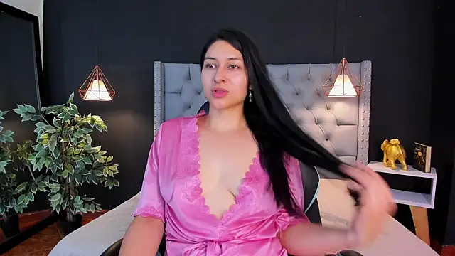 Snapshot of Sara_conde chatting on 02.01.25 Sara conde online show from 02.01.25