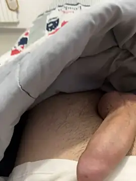 Snapshot of lucarioos06 chatting on 01.18.25 lucarioos06 online show from 01.18.25