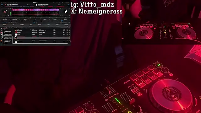 Snapshot of vittote chatting on 02.14.25 vittote online show from 02.14.25