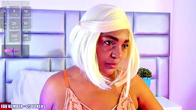 LovelyNickii online show from 11.03.25