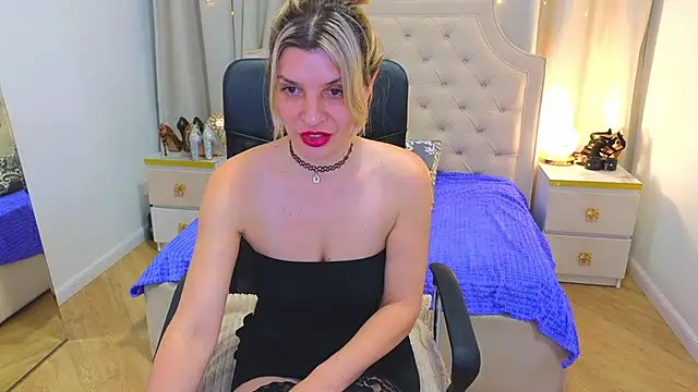 Snapshot of M_I_A_M_I_A chatting on 02.03.25 M I A M I A online show from 02.03.25