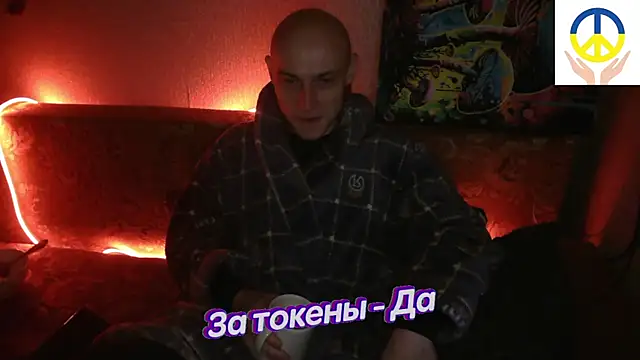 Snapshot of johnny_positive chatting on 02.17.25 johnny positive online show from 02.17.25