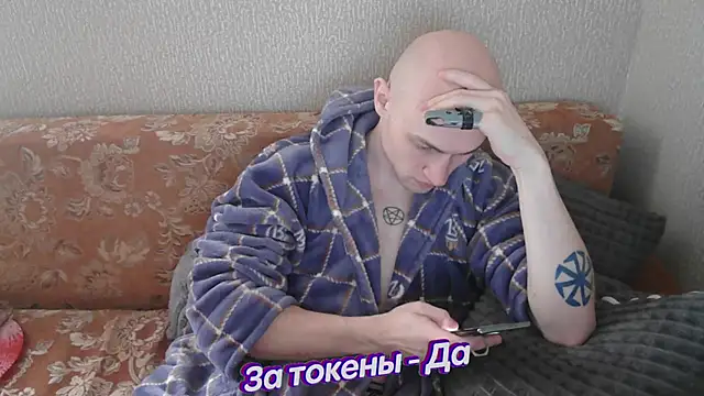 Snapshot of johnny_positive chatting on 03.04.25 johnny positive online show from 03.04.25