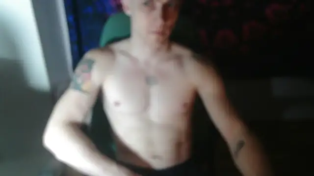 Snapshot of johnny_positive chatting on 10.11.25 johnny positive online show from 10.11.25