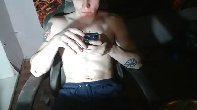 Snapshot of johnny_positive chatting on 10.20.25 johnny positive online show from 10.20.25