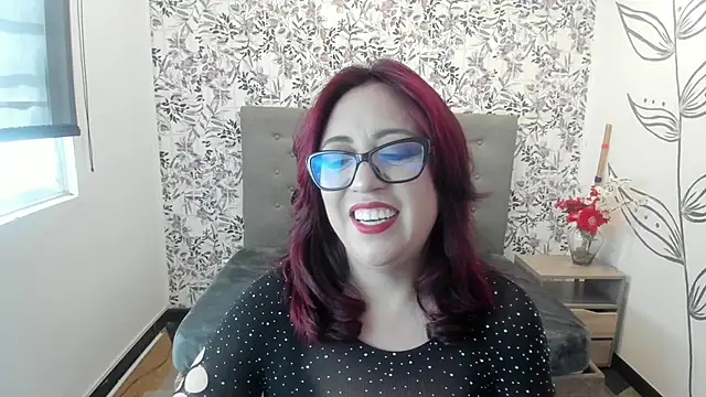 Snapshot of Victoria_Adamns chatting on 03.10.25 Victoria Adamns online show from 03.10.25