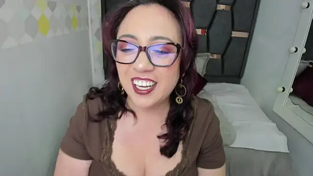 Snapshot of Victoria_Adamns chatting on 10.01.25 Victoria Adamns online show from 10.01.25