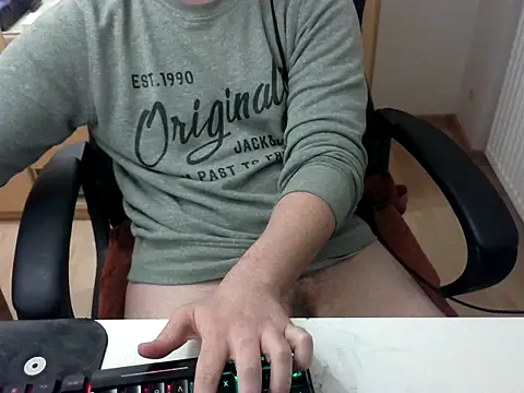 Snapshot of dirtykinkyslut chatting on 01.10.25 dirtykinkyslut online show from 01.10.25