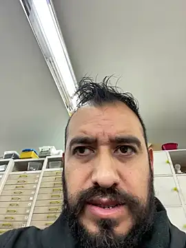 Snapshot of leonardohot1987 chatting on 01.21.25 leonardohot1987 online show from 01.21.25