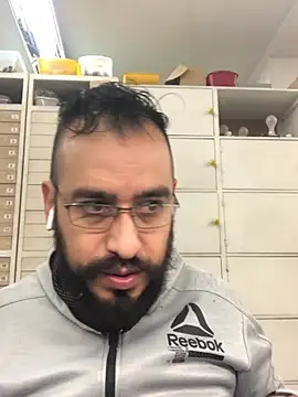 Snapshot of leonardohot1987 chatting on 02.05.25 leonardohot1987 online show from 02.05.25