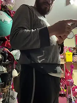 Snapshot of leonardohot1987 chatting on 02.19.25 leonardohot1987 online show from 02.19.25