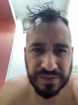 Snapshot of leonardohot1987 chatting on 03.13.25 leonardohot1987 online show from 03.13.25