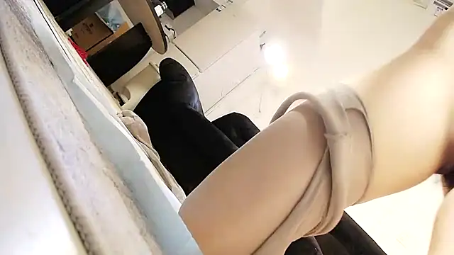 Snapshot of Hey-Cute chatting on 02.07.25 Hey-Cute online show from 02.07.25