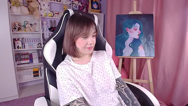 Snapshot of Catharsisi chatting on 01.18.25 Catharsisi online show from 01.18.25