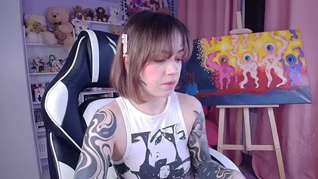 Snapshot of Catharsisi chatting on 01.29.25 Catharsisi online show from 01.29.25